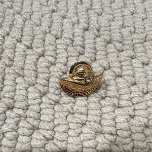 ❤️ 5/$25 Vintage Avon Gold Toned Hat Brooch